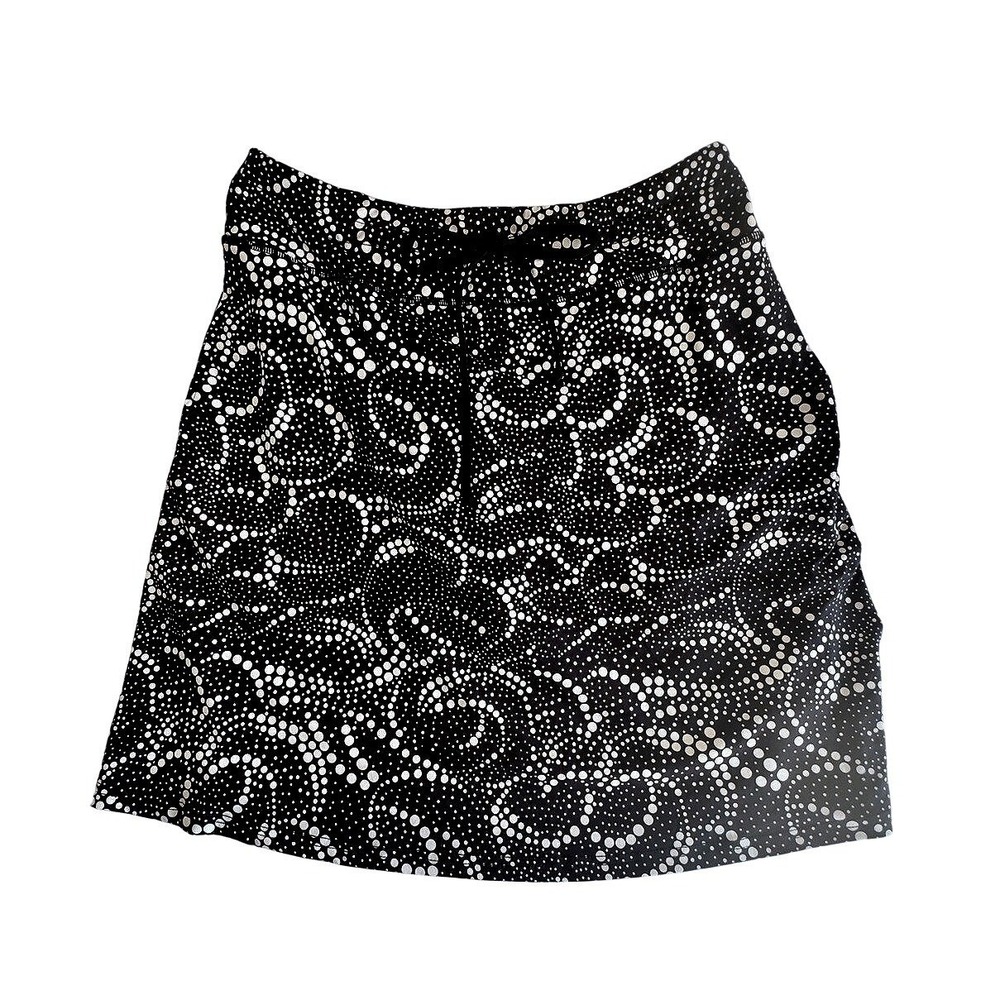 BlevinsH Elegant Black and White A-Line Skirt Size Large